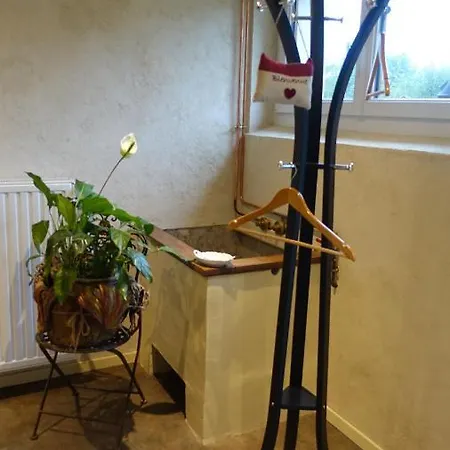 Le Jardin Des Secrets Bed & Breakfast