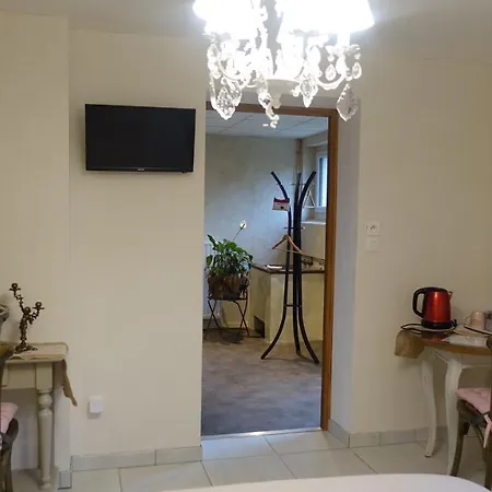 Le Jardin Des Secrets Bed & Breakfast