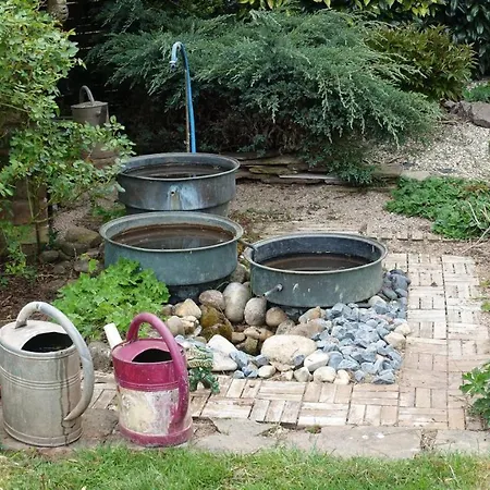 Le Jardin Des Secrets Bed and Breakfast