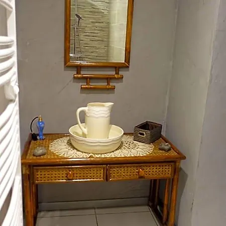 Le Jardin Des Secrets Bed & Breakfast