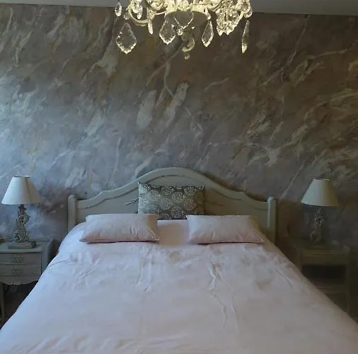 ベッド・アンド・ブレックファスト Le Jardin Des Secrets 3*