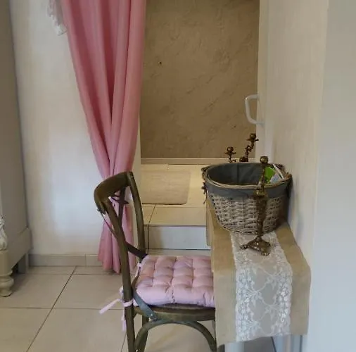 ベッド・アンド・ブレックファスト Le Jardin Des Secrets La Voivre